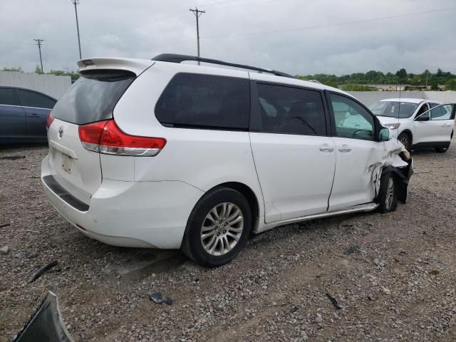 2012 Toyota Sienna XLE