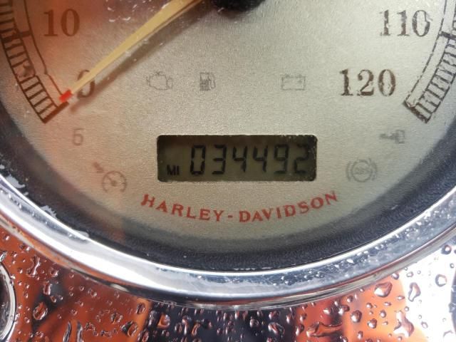 2011 Harley-Davidson Fxdc