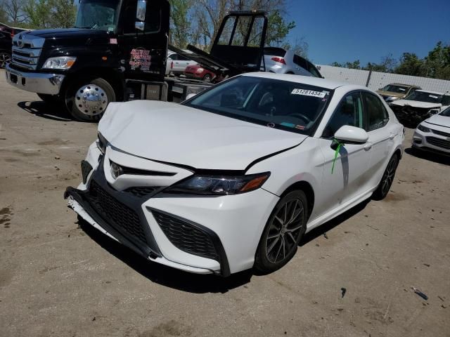 2022 Toyota Camry SE