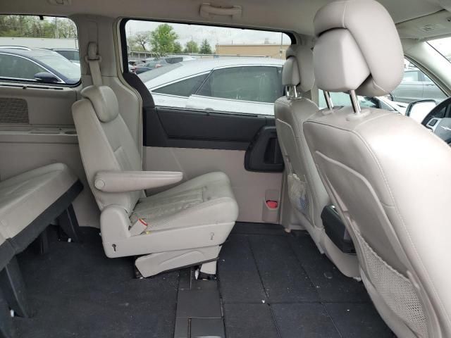 2010 Chrysler Town & Country Touring Plus