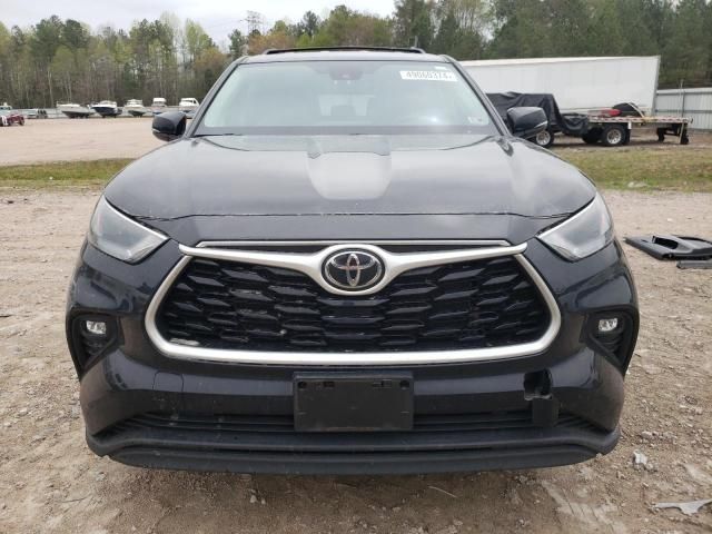 2022 Toyota Highlander L