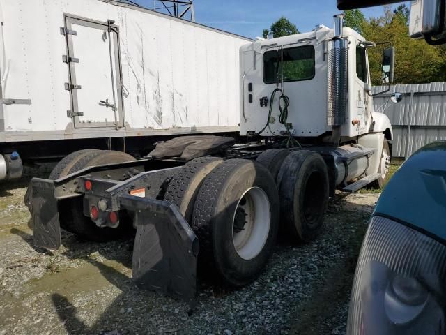 2004 Freightliner Conventional Columbia