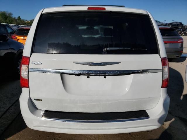 2016 Chrysler Town & Country Touring