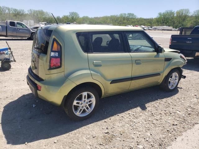 2010 KIA Soul +