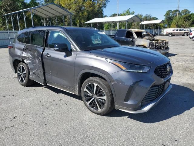 2022 Toyota Highlander XSE