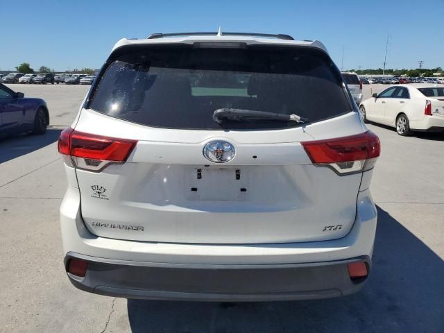 2017 Toyota Highlander SE