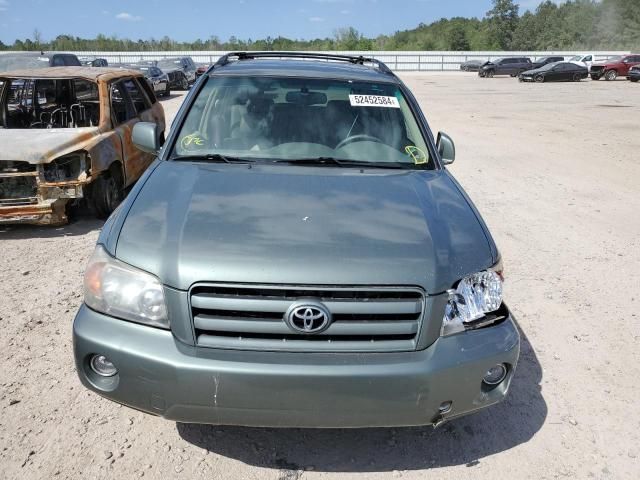 2004 Toyota Highlander Base