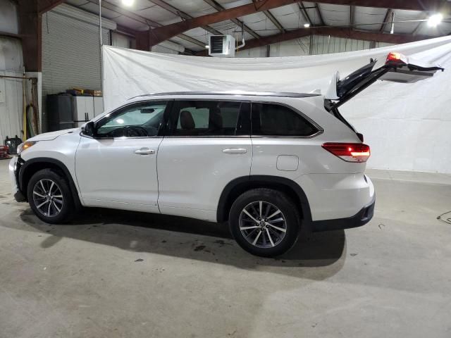 2017 Toyota Highlander SE