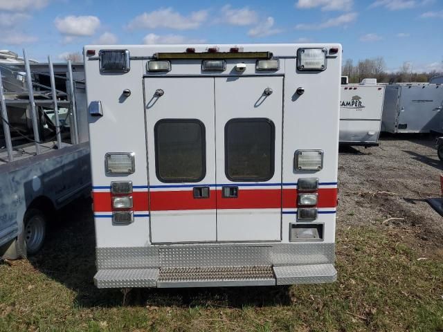 2003 Ford Econoline E450 Super Duty Cutaway Van