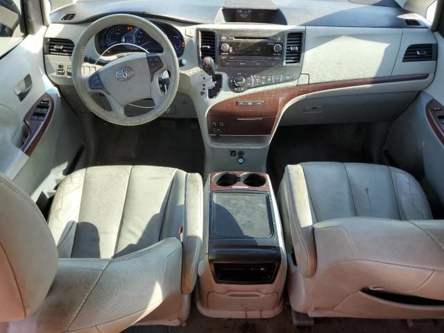 2013 Toyota Sienna XLE