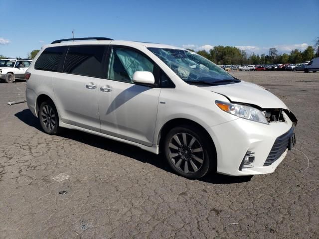 2020 Toyota Sienna XLE