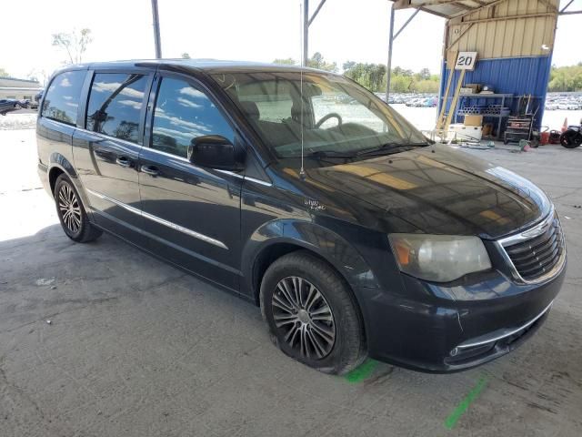 2014 Chrysler Town & Country S