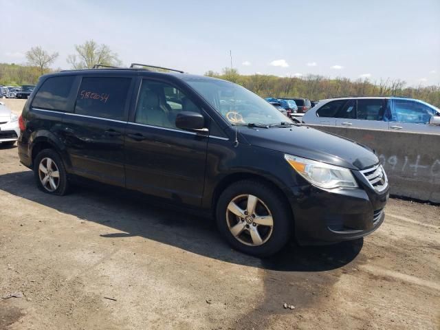 2012 Volkswagen Routan SE