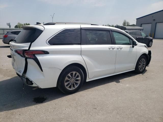 2022 Toyota Sienna XLE