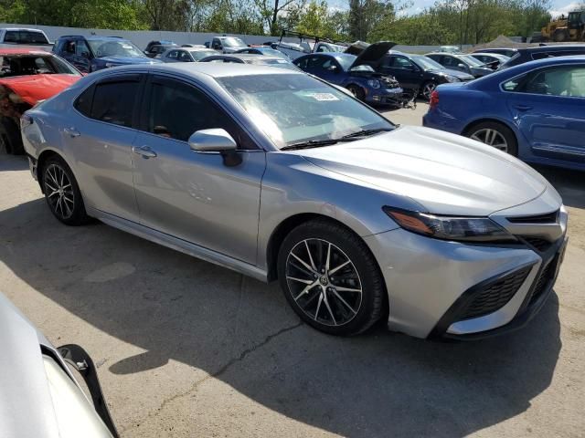 2022 Toyota Camry SE