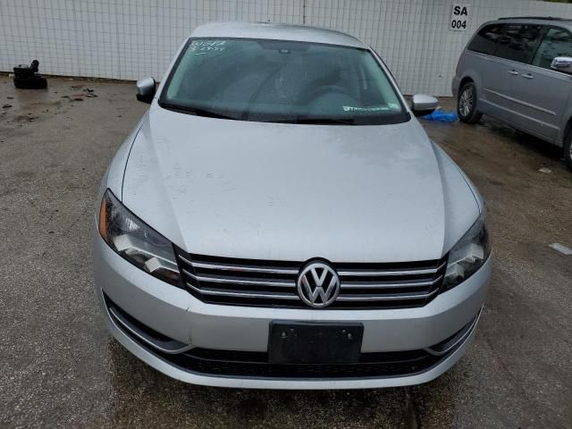 2014 Volkswagen Passat SE