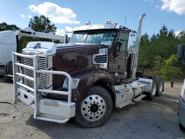 2019 Freightliner 122SD