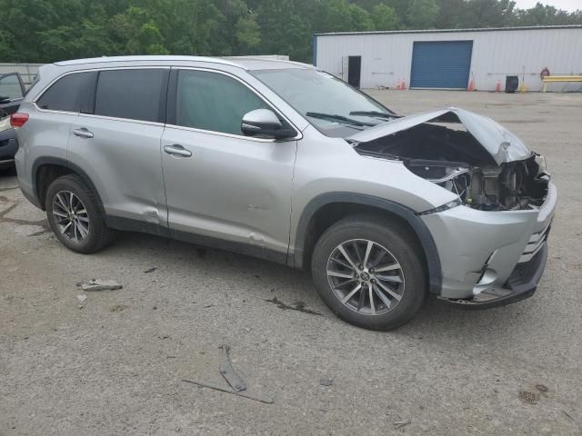 2019 Toyota Highlander SE