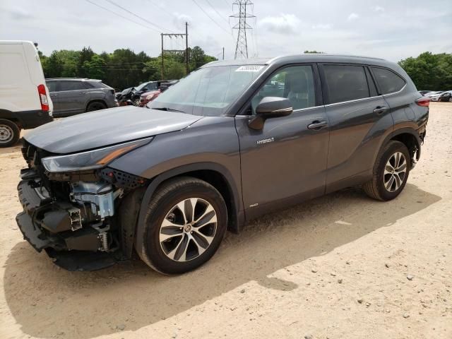 2021 Toyota Highlander Hybrid XLE