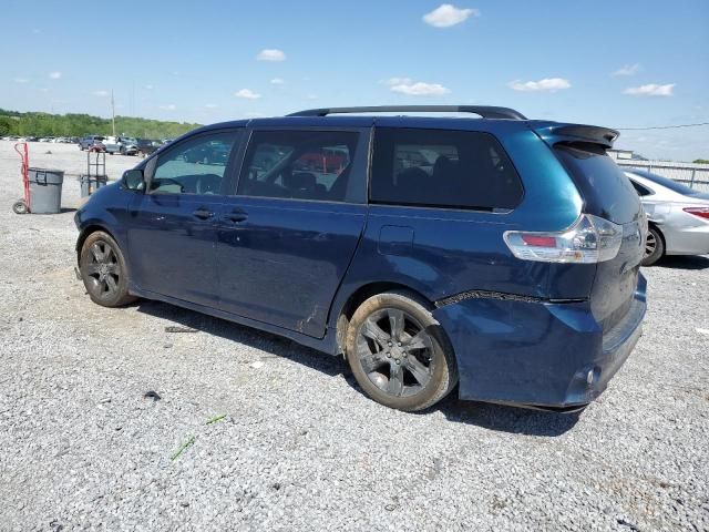 2011 Toyota Sienna Sport