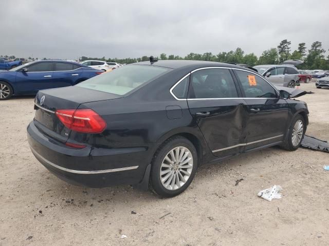 2016 Volkswagen Passat SE