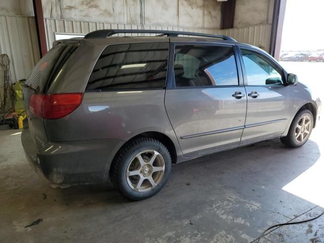 2005 Toyota Sienna XLE