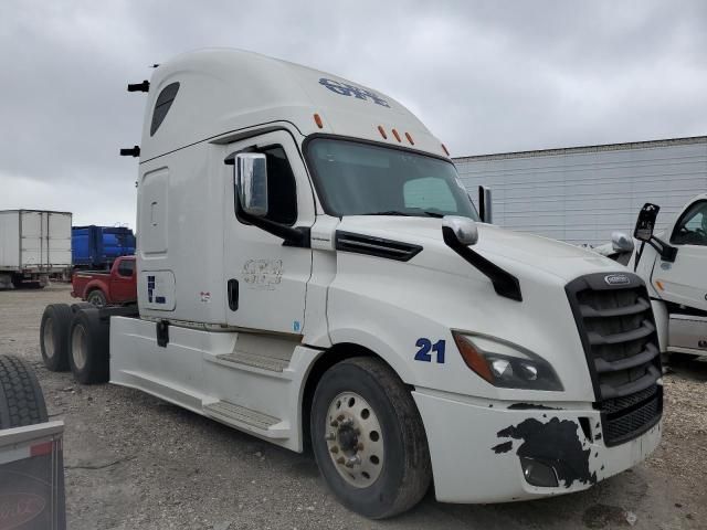 2018 Freightliner Cascadia 126