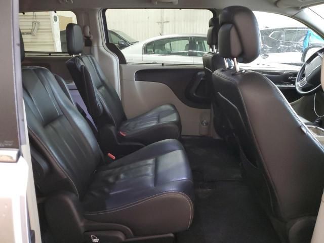 2012 Chrysler Town & Country Touring L