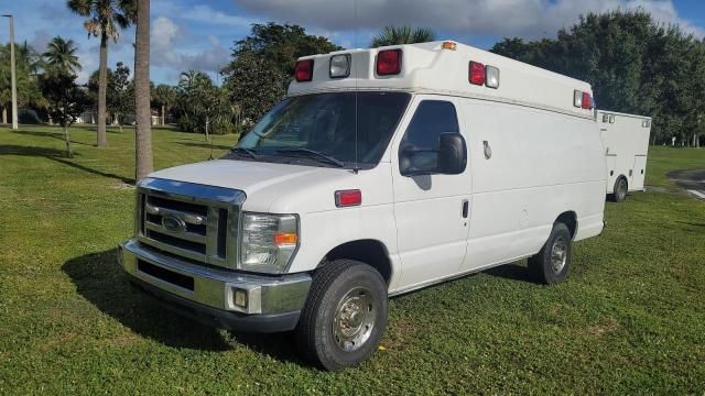 2013 Ford Econoline E350 Super Duty Van