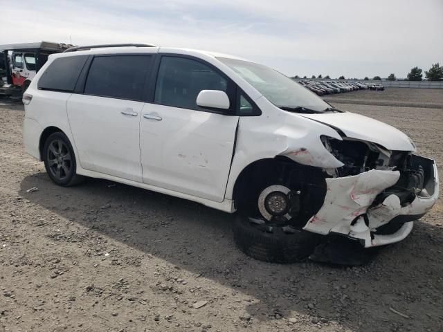 2017 Toyota Sienna SE