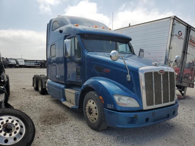 2016 Peterbilt 587