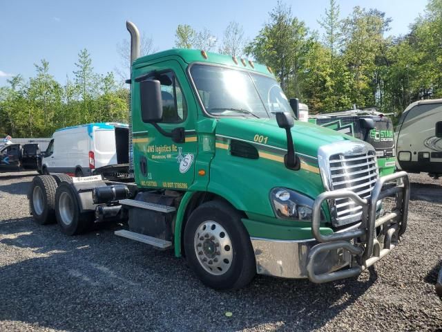 2017 Freightliner Cascadia 113