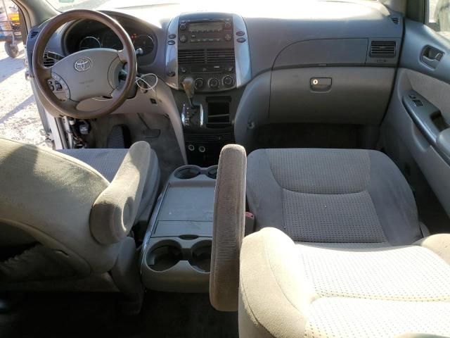 2009 Toyota Sienna CE