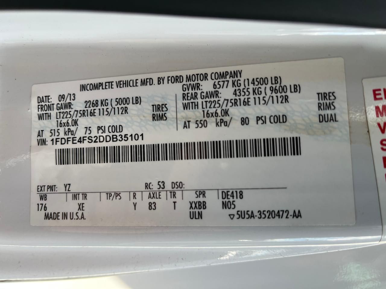 2013 Ford Econoline E450 Super Duty Cutaway Van