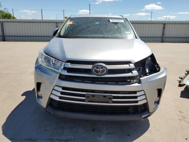 2019 Toyota Highlander SE