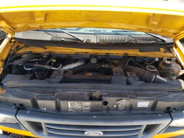 2005 Ford Econoline E450 Super Duty Cutaway Van