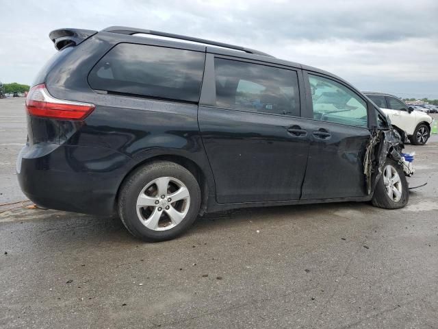 2017 Toyota Sienna LE