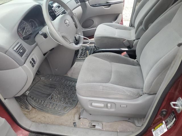 2005 Toyota Sienna CE