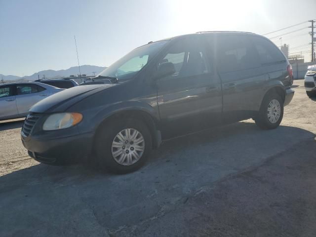 2007 Chrysler Town & Country LX