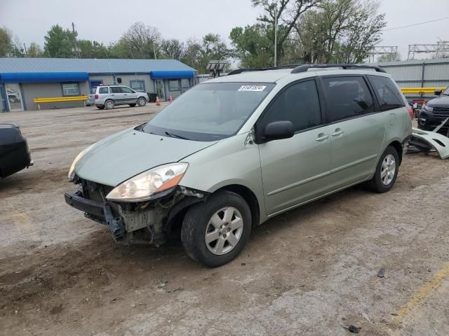 2010 Toyota Sienna CE