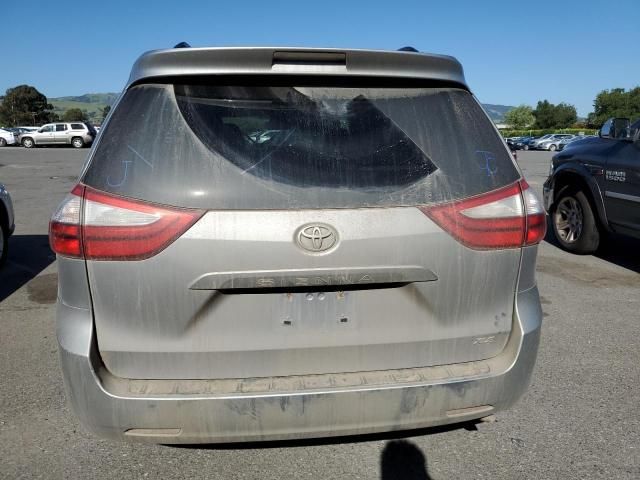 2015 Toyota Sienna XLE