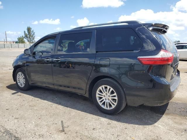 2017 Toyota Sienna XLE