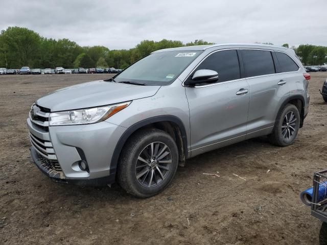 2017 Toyota Highlander SE