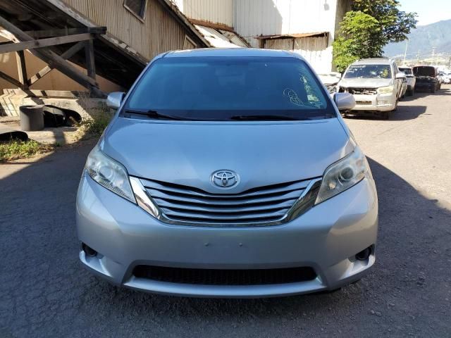 2016 Toyota Sienna LE