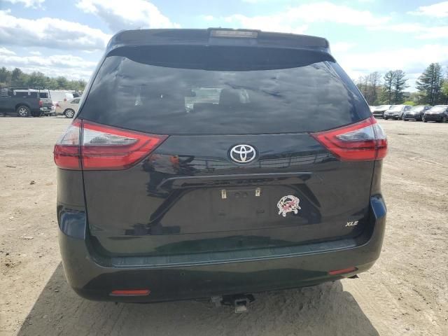 2020 Toyota Sienna XLE