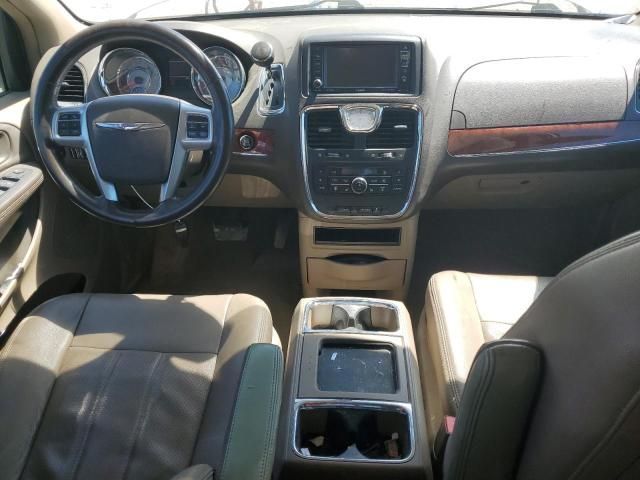 2013 Chrysler Town & Country Touring L