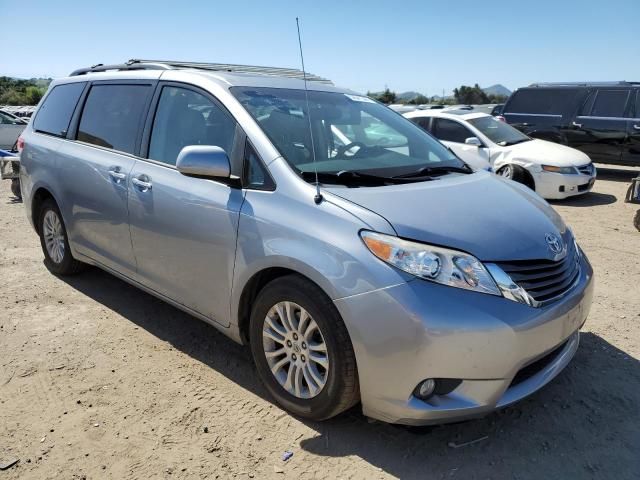 2013 Toyota Sienna XLE