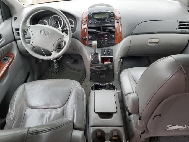 2004 Toyota Sienna XLE