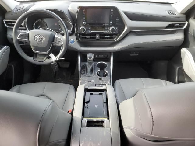 2022 Toyota Highlander Hybrid XLE