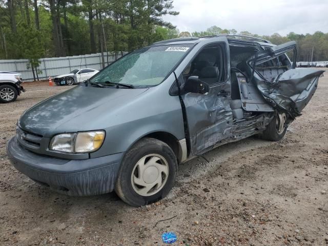 2000 Toyota Sienna LE